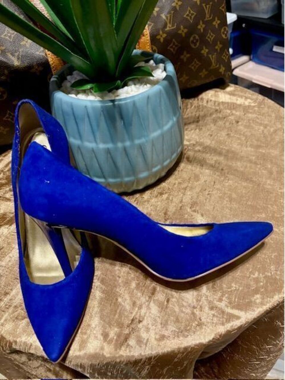 Guess Suede Point Toe Pumps (Blue) Sz 7.5
